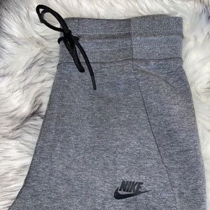 Nike Cropped Wide Leg Sweat pants